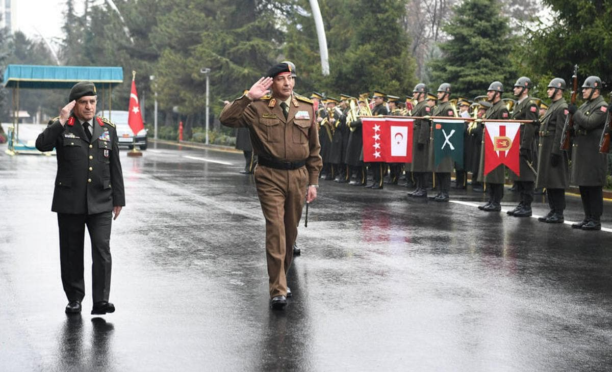 Tragedia en Libia: muere jefe militar en accidente aéreo