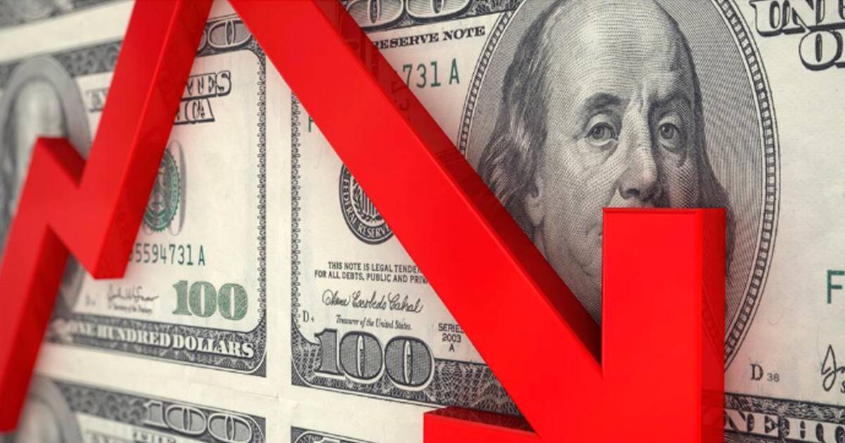 Dólar baja a mínimo histórico y alivia el bolsillo colombiano