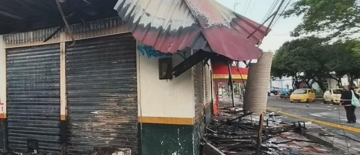Incendio en el centro de Melgar dejó seis locales afectados y cuatro personas heridas